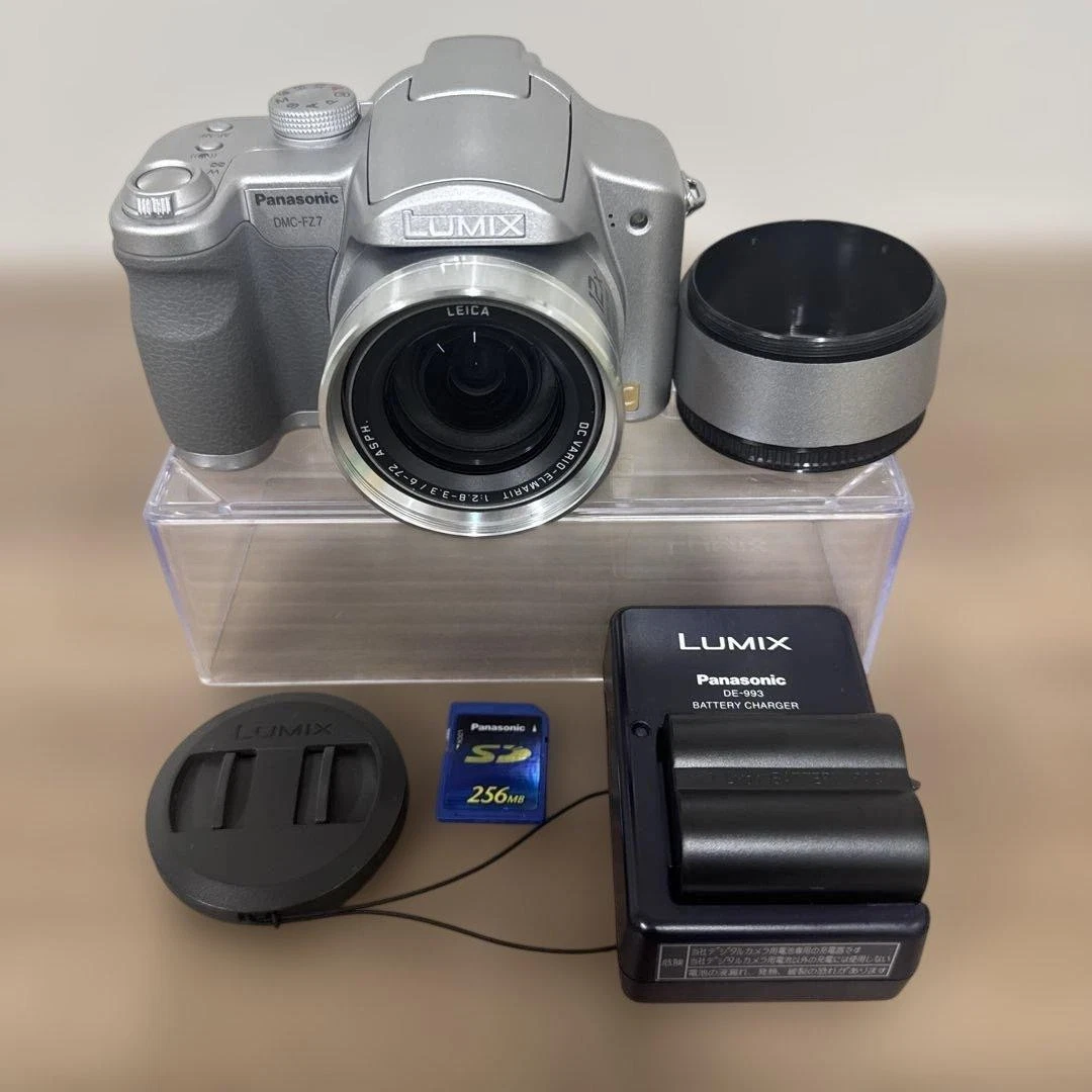 【Panasonic】LUMIX FZ7 & オプション品 Amazon.com : Panasonic DMC-FZ7 6MP Digital Camera with 12x Optical