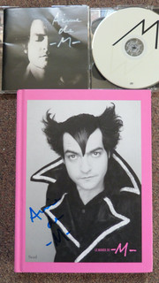 Autographes ORIGINAUX du Chanteur Guitariste Mathieu CHEDID sur Livre CD
