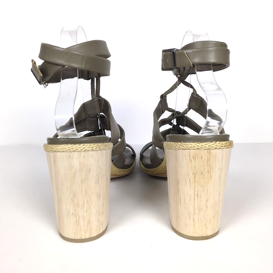 Sandalia Dolce Vita Gris Olema Tacón Bloque Cuero Envolvente Alrededor del Tobillo Para Mujer 9 Foto 4 de 4