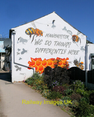 Photo Street Art - We Do Things Differently Here  c2020