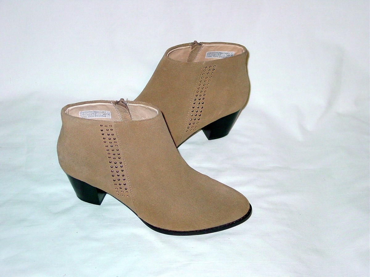 WOMENS UPSCALE VIONIC SUEDE ZIPPERED STUDDED ANKLE BOOTS SHOES SZ