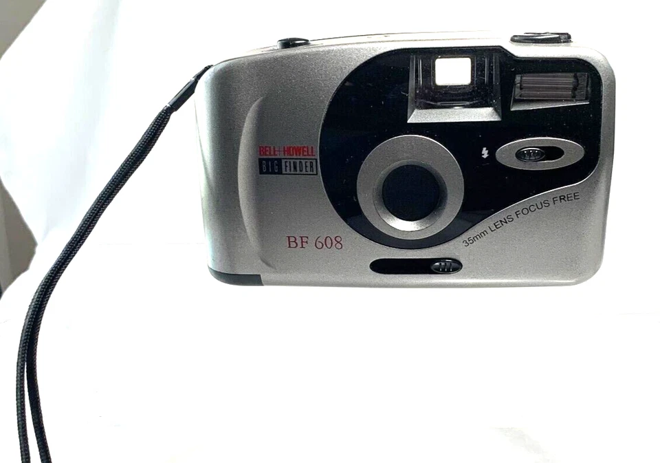 Bell & Howell Big Finder BF 608 Point and Shoot Film Camera 35mm Lens Focus Free - Image 2 of 4