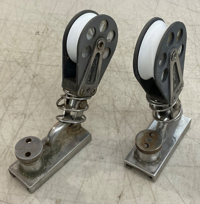 PAIR OF ABI marine  1'' track cars  w Stand Schaefer blocks. Pins toggle stay up