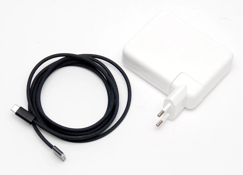 Apple 140 W USB-C Netzteil (A2452) + MagSafe 3 Ladekabel (2 m) – neuwertig