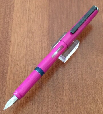 VINTAGE PELIKAN FUCHSIA PINK PELIKANO FOUNTAIN PEN S/S F NIB WEST GERMANY RARE