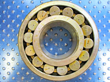 NEW SNR SPHERICAL ROLLER BEARING 50X110X40MM 22310.E.F800