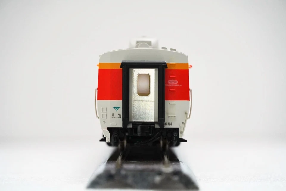Hantrack HO MUH-101 Mugungwha Passenger Car, Korail, DC Analog LED Lights NEW - Image 4 of 4