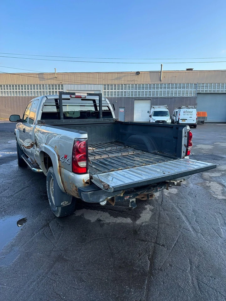 06 07 CHEVY SILVERADO 2500 Alternator - Image 4 of 4