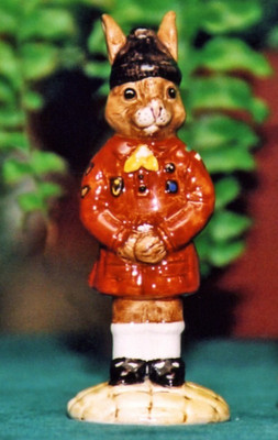 Royal Doulton Brownie Bunnykins DB 61
