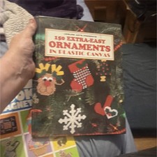 Leisure Arts 150 Extra-Easy Ornaments in Plastic Canvas Pattern Booklet