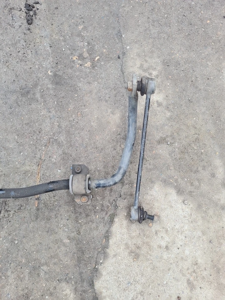 Barra antivuelco Seat Toledo MK4 2018 1,6 TDI 6Q0411303AQ Foto 3 de 4