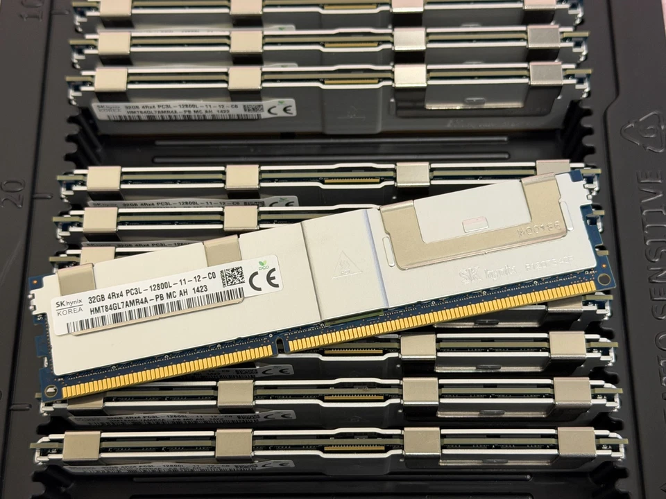 256 GB SK HYNIX (8 X 32 GB) PC3L-12800L 4Rx4 DDR3L 1600 MHz LRDIMM ECC SERVIDOR RAM Foto 1 de 4