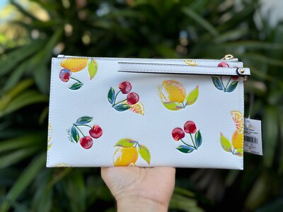MICHAEL KORS JET SET TRAVEL XL CLUTCH WRISTLET FRUIT MELODY OPTIC