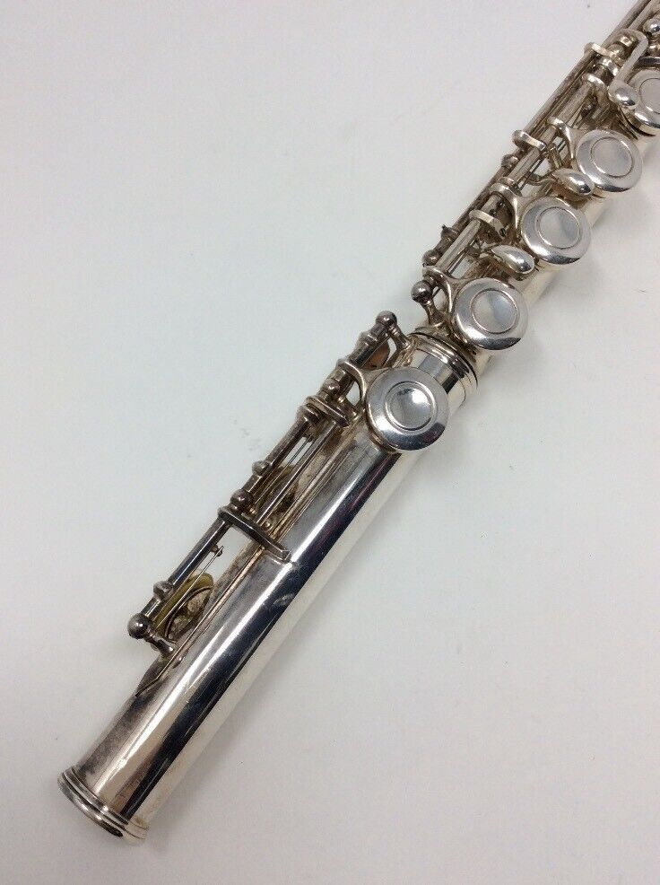 YAMAHA YFL-411 Flute Silver Cleaned With Case From Japan YAMAHA YFL-411 Flute Silver Cleaned With Case From Japan
