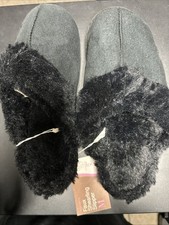 West Loop Woman s Faux Shearling Slippers Size Medium US Size 8 Color Black