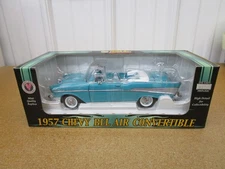 1957 Chevrolet Bel Air CROWN PREMIUMS 1/24 NAPA tools toy car diecast box Z