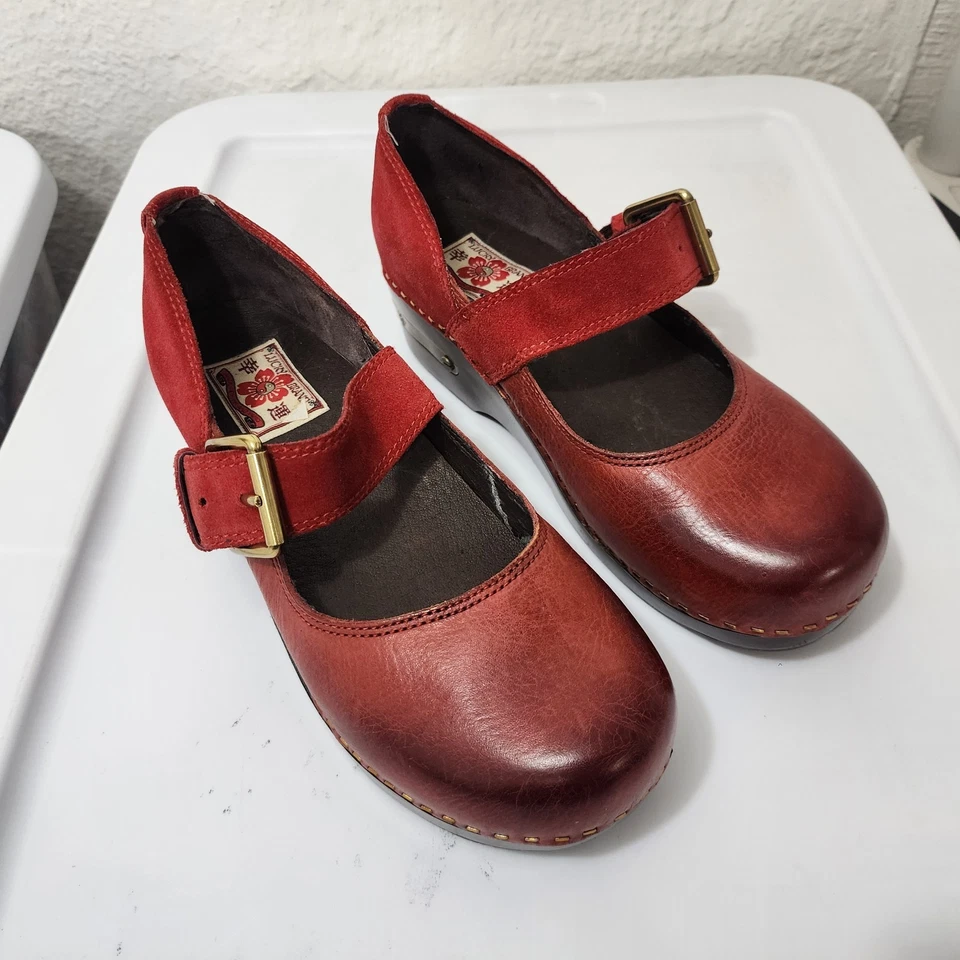 Zuecos de cuero vintage Lucky Brand zapatos rojos con tachuelas tacón boho hippie Y2K talla 9/39 Foto 2 de 4