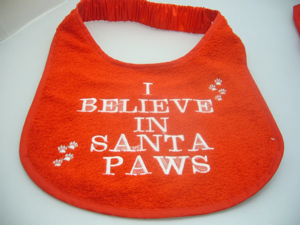 KISS MY COLLAR BABERO BABERO DE NAVIDAD PERRO GRANDE DE TERNARDO CREO EN SANTA PAWS