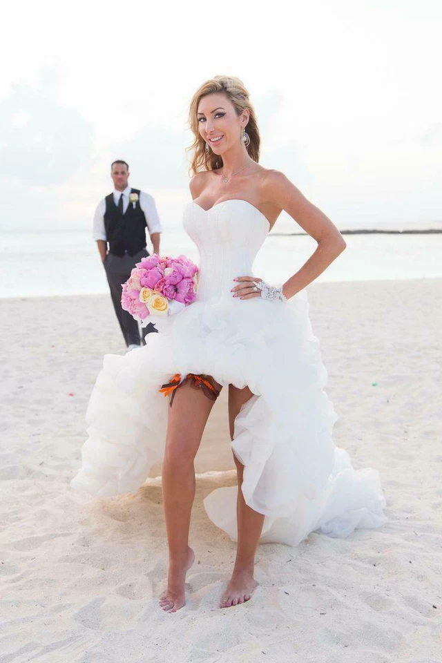 Vestido de novia de organza alto bajo sin tirantes blanco marfil playa boda con cordones costumbre Foto 2 de 4