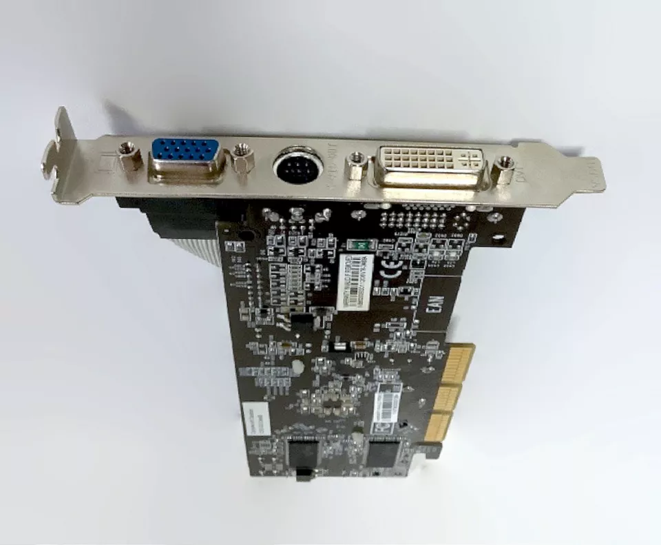  VisionTek 248094 Radeon 9250 AGP 128MB DDR VGA Video Graphics Card - Image 4 of 4