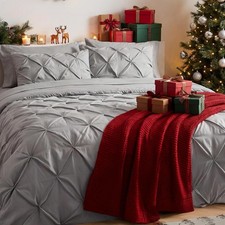 Complete King Bedding Set - 7 Pieces with Geometric Design for Upscale Decor