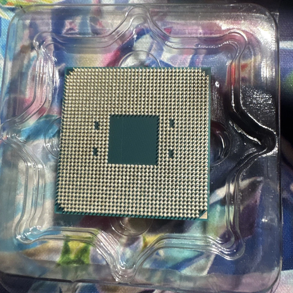 AMD Ryzen 5 5600 Desktop Processor (3.5GHz, 6 Cores, Socket AM4) - Image 3 of 3