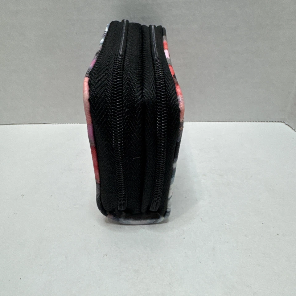 Carteira de couro acordeão Buxton RFID Wizard vermelha e preta floral 2 zíperes nova sem etiquetas - Imagem 3 de 4