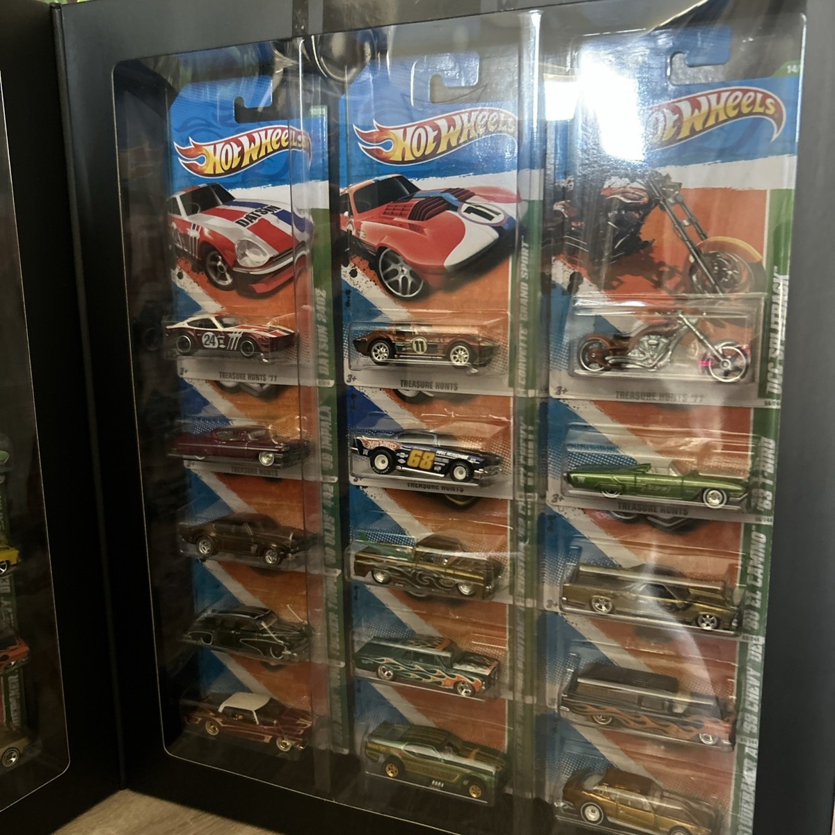 New Hot Wheels 2011 Regular & Super Treasure Hunt 30 Car Set
