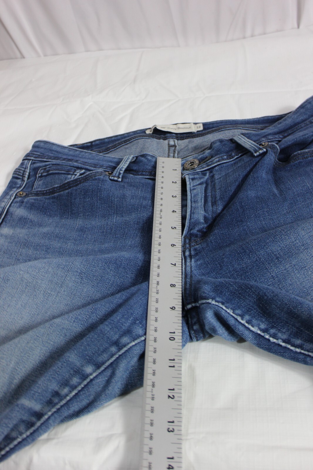 Levis Jeans Womens Sz  12M 31x32 Curvy Bootcut Blue Stretch 529 thumbnail 5
