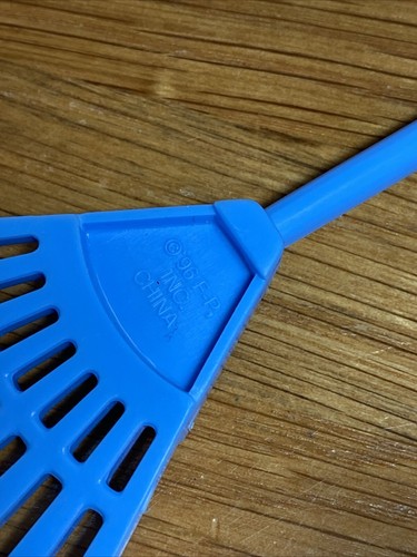 Vintage Dollhouse Season Flags + Rake Replacement Fisher-Price Loving Family - Picture 6 of 10