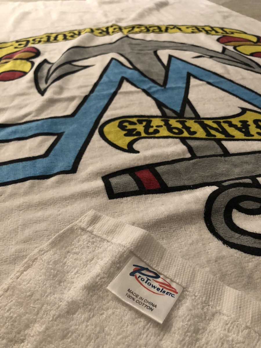 Serviette De Croisière Weezer Neuve 2012 | Thème Pinkerton | Neuf Avec étiquettes
