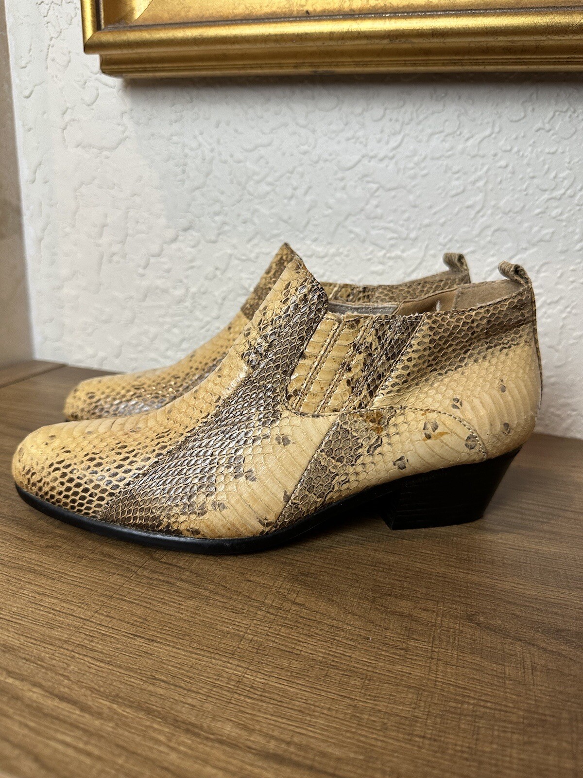 VTG Women’s Giorgio Brutini Python Snakeskin Natural Ankle Booties US9 ...