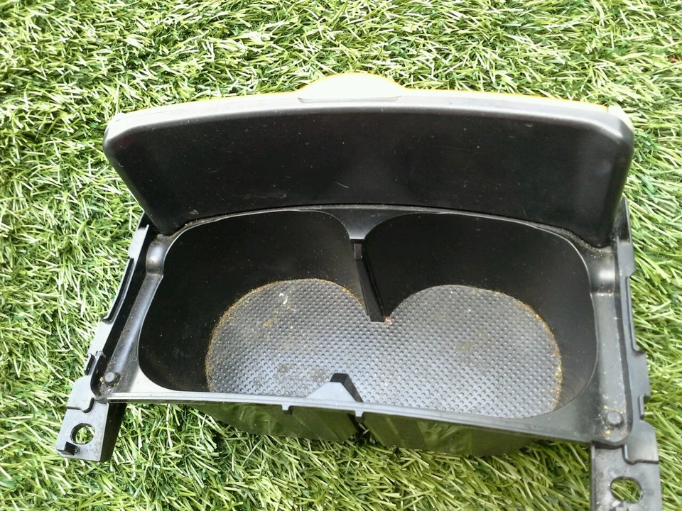 2008-2010 TOYOTA HIGHLANDER CONSOLE CUPHOLDER OEM SEE PHOTO 10-08 - Image 3 of 4