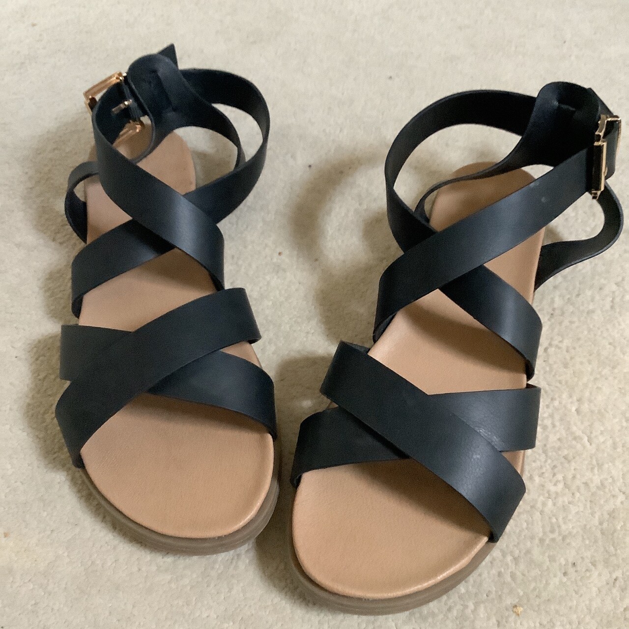 Newlook ladies black sandals with side gold buckle 🖤 Great for