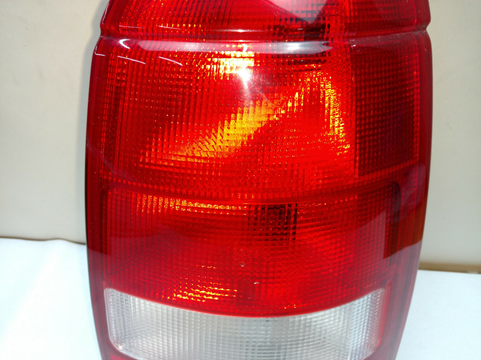 2003 2004 Saturn Lw200 Lw300 Wagon Tail Light Passenger Right Side Ebay 