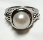 VINTAGE CLASSIC STERLING SILVER MOTHER OF PEARL BAND RING ~ SIZE 7