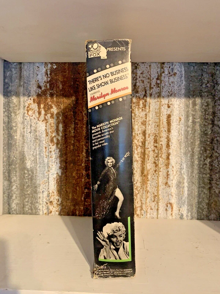 NOVA BONECA 1982 MARILYN MONROE NÃO HÁ NEGÓCIOS COMO SHOW BUSINESS-Caixa Danificada - Imagem 4 de 4