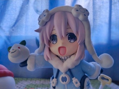 Dekachiccha! Hyperdimension Neptunia Snow Nepu Fuwa Fuwa Version Anime Figur