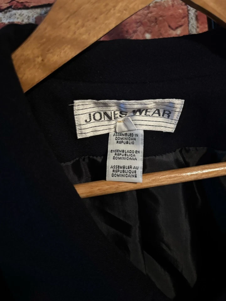 Blazer negro vintage Jones Wear botones dorados para mujer talla 16 usado  Foto 2 de 4