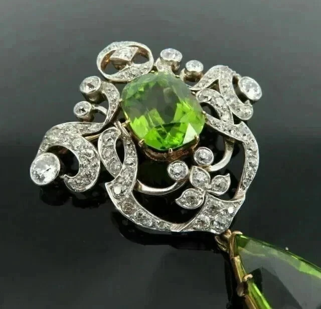2.30Ct Oval Lab-Created Green Peridot Vintage Brooch Pin 14K Yellow Gold Plated - Image 3 of 4