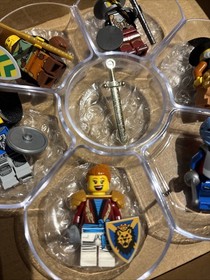 LEGO Castle King/Dragon Knight Minifigure Lot of 6 With Gold Sword MBC 12/25