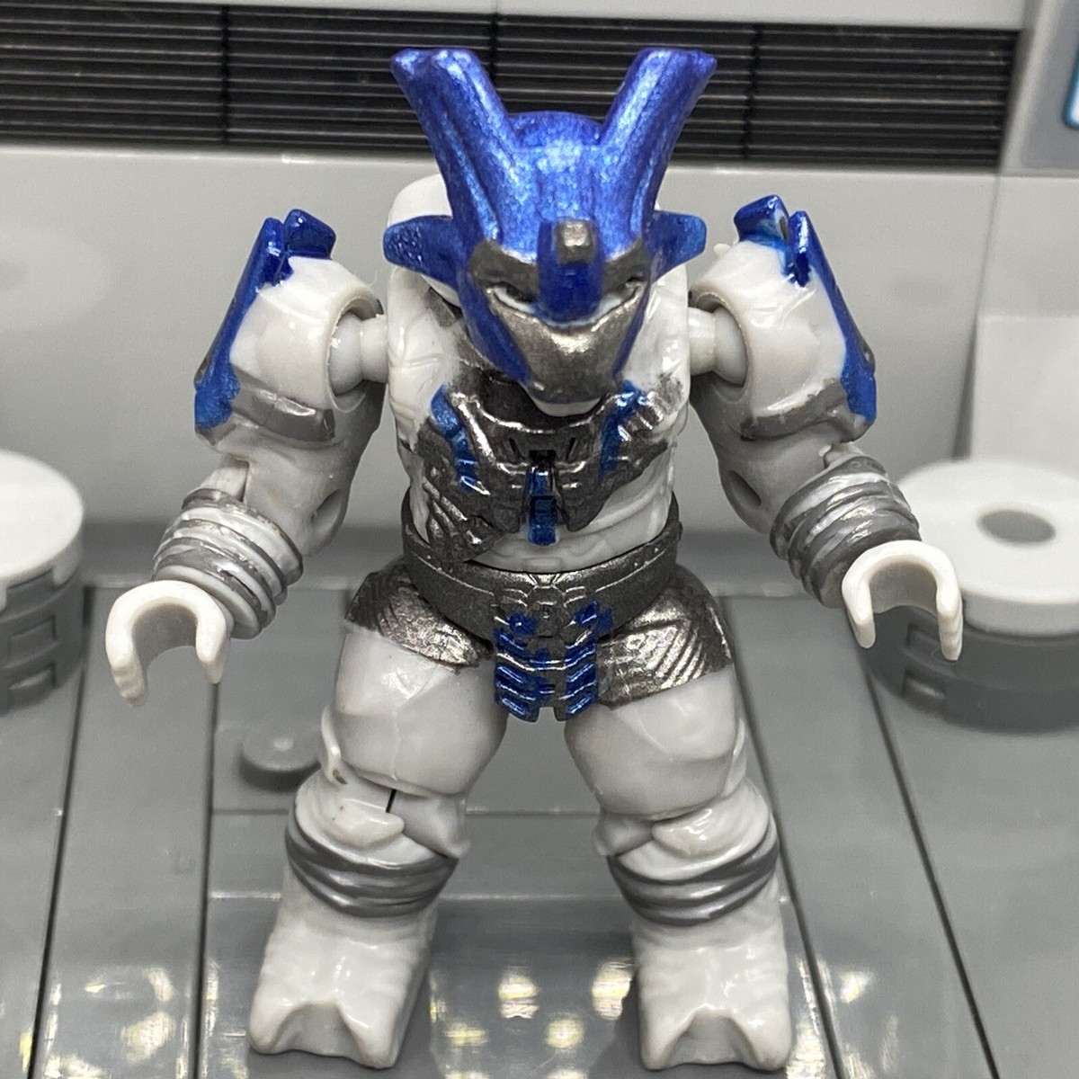 【希少】　HALO ハロ GROBETREKKER MEDIUM CHEST 希少】 HALO ハロ GROBETREKKER MEDIUM CHEST Amazon.com: Mega