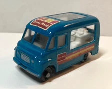 MATCHBOX Lesney No. 47 COMMER ICE CREAM CANTEEN Lyons Maid - Made In England