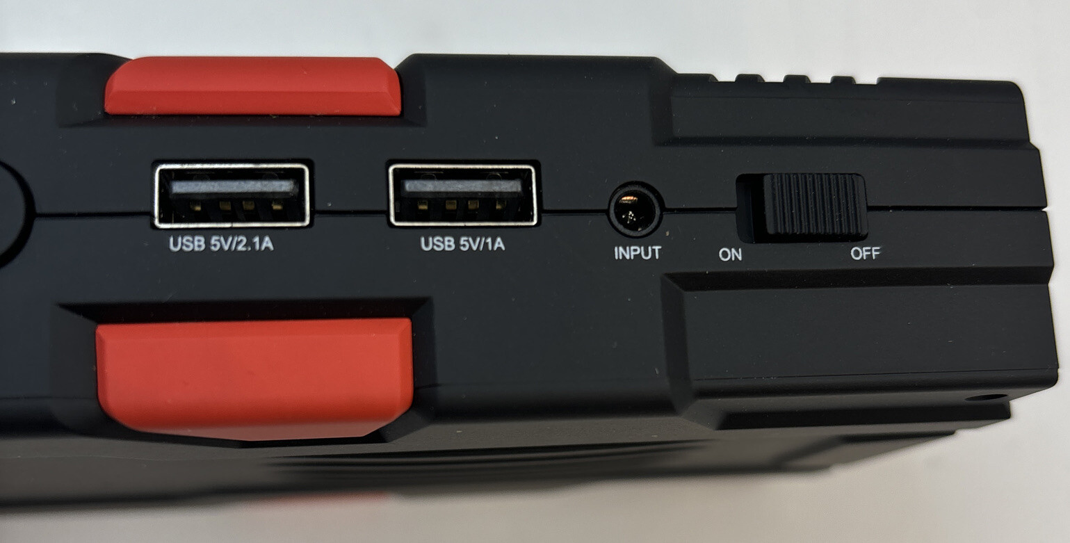 Beatit B9 PRO 600A 14000mAh Portable Car Jump Starter with Wall & Car