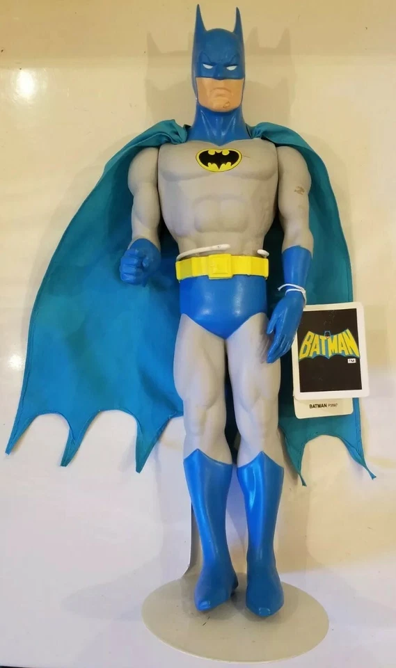RARE 1982 DC Comics 15"  Batman Caped Crusader Figure & Stand by Hamilton Dist - Image 2 of 4
