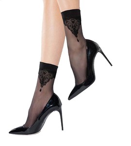 patterned sheer ankle socks