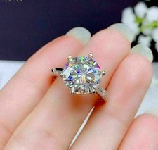 Bague de fiançailles solitaire en diamant simulé taille ronde de 3 carats...