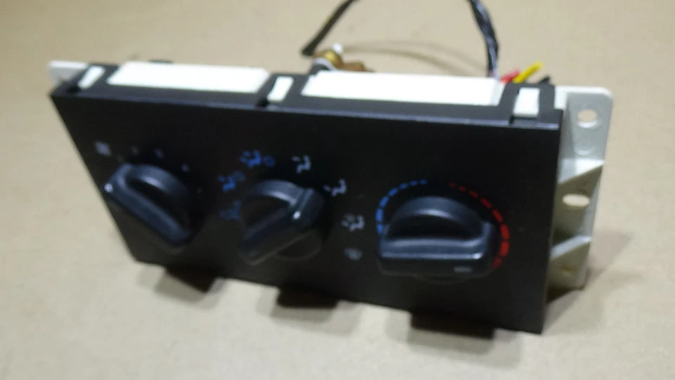 1997-2001 Jeep Cherokee XJ AC Heater Climate Control Switch - Image 4 of 4