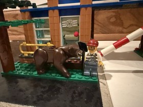 Lego City Forest Police Station 4440