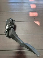 USED & Tested 2006-2007 Chevy Silverado/Sierra Accelerator Pedal (15107594)